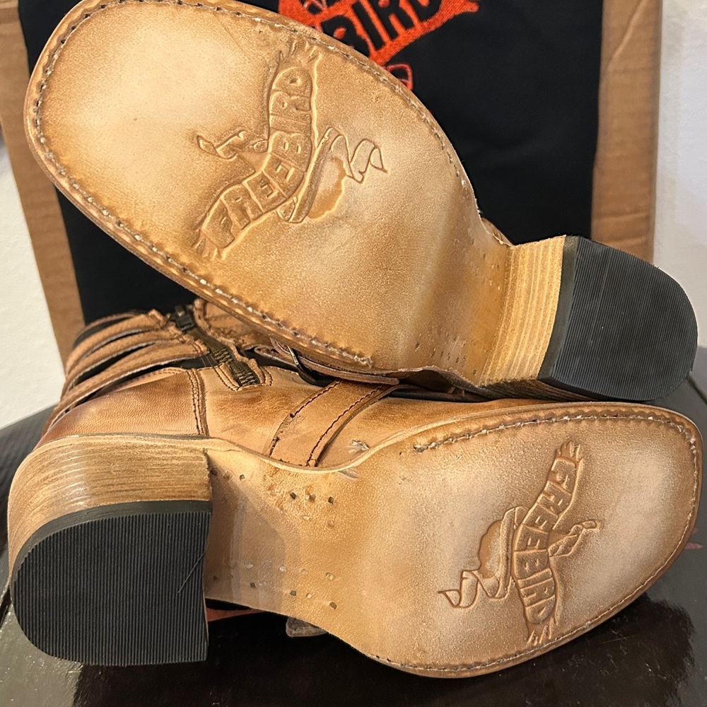 NWT FREEBIRD “DARLIN” Boots in Natural & Black | Size 7 🔥PRICE FIRM !!! - Picture 13 of 14